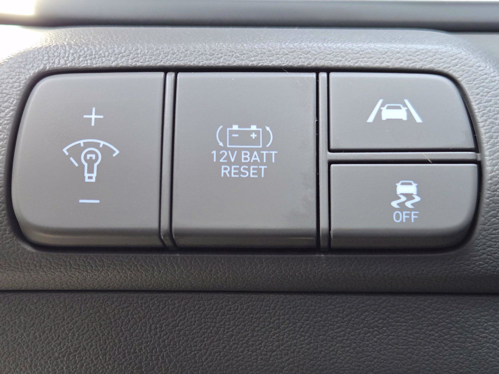 Certified 2023 Hyundai Elantra Blue FWD image 25