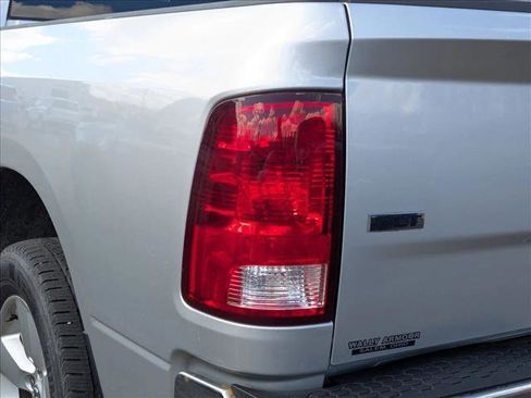 Used 2017 RAM 1500 Classic SLT image 11