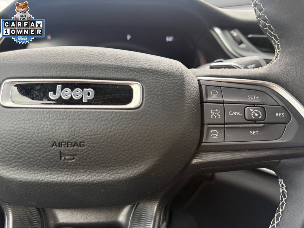 Used 2025 Jeep Grand Cherokee Laredo X w/ Luxury Tech Group I AWD/4WD image 26