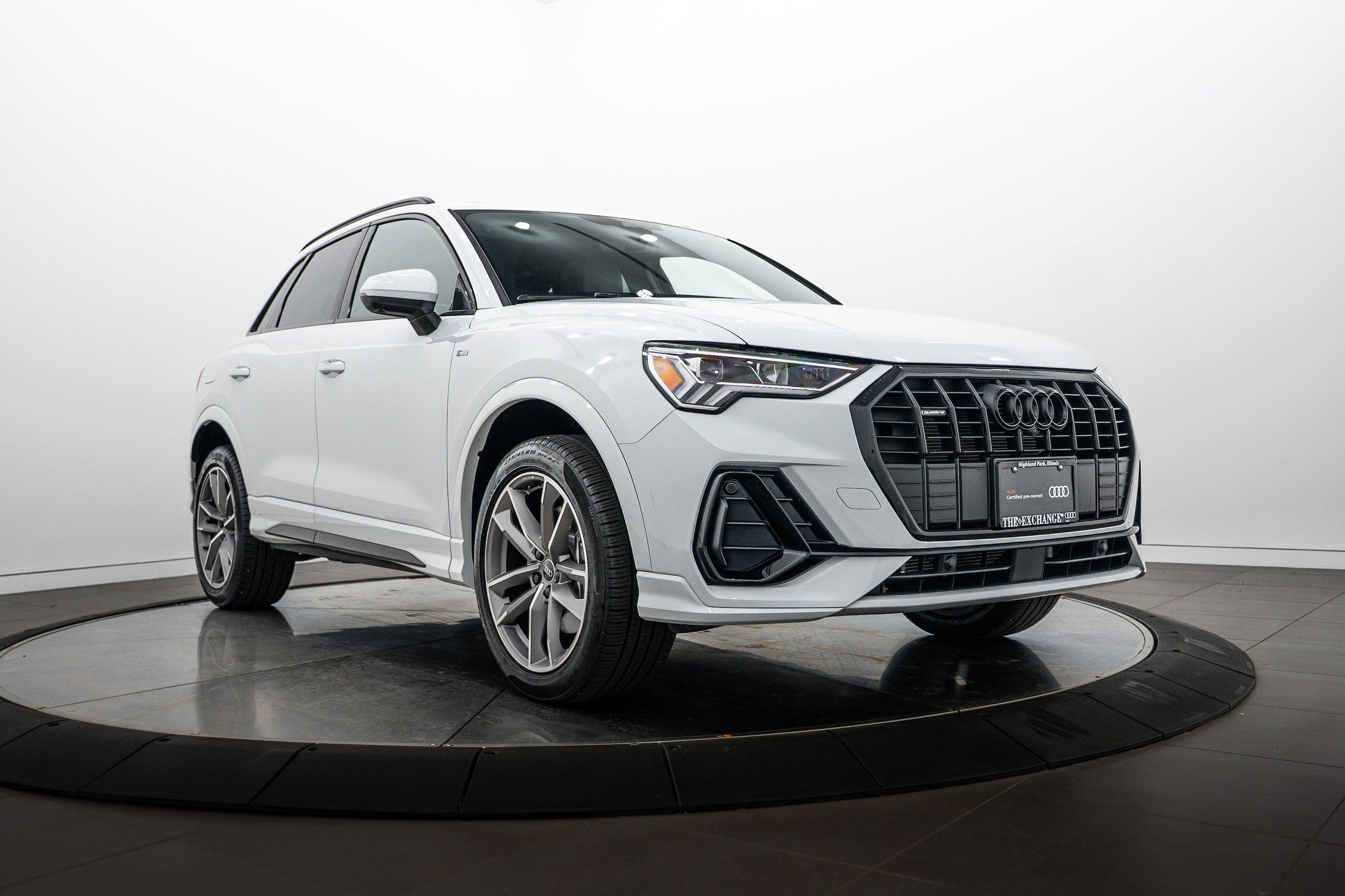Certified 2023 Audi Q3 2.0T Premium Plus w/ Premium Plus Package AWD/4WD image 1