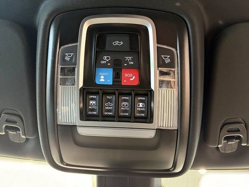 New 2026 RAM 1500 Laramie AWD/4WD image 30
