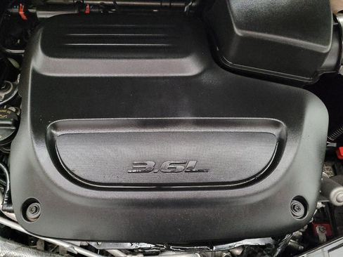 Used 2021 Chrysler Voyager Lxi FWD image 30