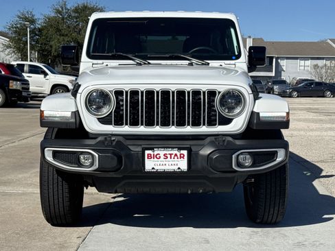 Used 2024 Jeep Wrangler Sahara image 13