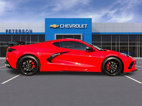 Used 2025 Chevrolet Corvette Stingray Coupe w/ 1LT RWD image 3