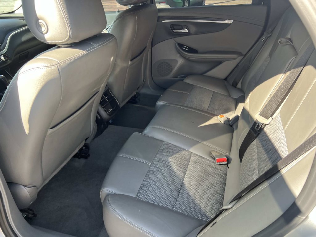 Used 2018 Chevrolet Impala LT w/ LT Convenience Package FWD image 10