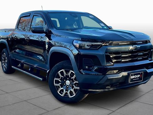 Used 2024 Chevrolet Colorado LT w/ LT Convenience Package III image 2