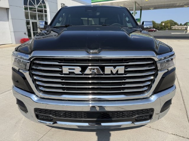 Used 2025 RAM 1500 Laramie AWD/4WD image 3