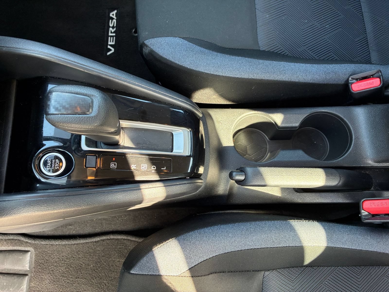Used 2025 Nissan Versa SV FWD image 38