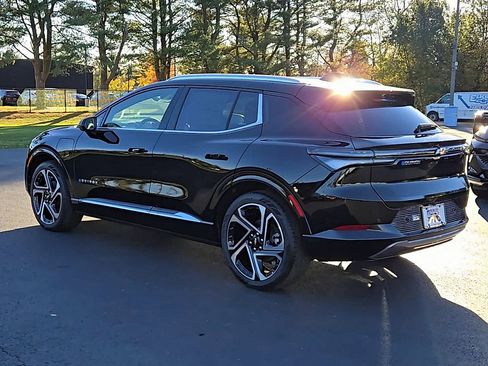 New 2026 Chevrolet Equinox EV LT w/ Convenience Package II image 2