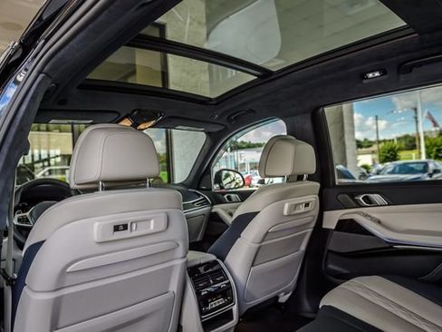 Used 2020 BMW X7 xDrive40i w/ M Sport Package AWD/4WD image 41
