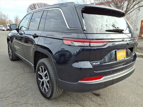 Certified 2024 Jeep Grand Cherokee Limited image 4