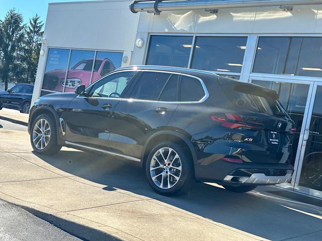 Used 2024 BMW X5 xDrive40i w/ Premium Package AWD/4WD image 6