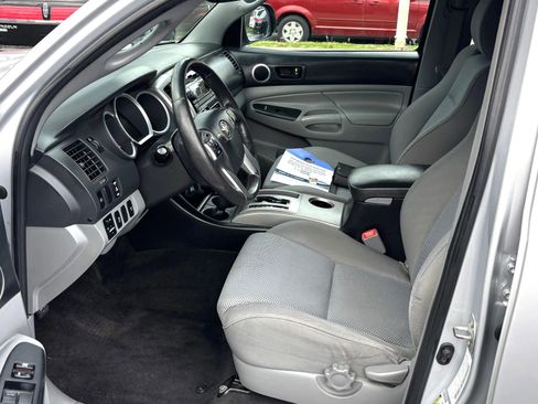 Used 2012 Toyota Tacoma 4x4 Double Cab w/ TRD Sport Pkg image 12