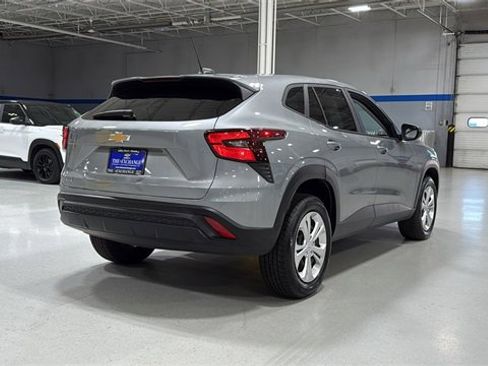 Used 2024 Chevrolet Trax LS image 4
