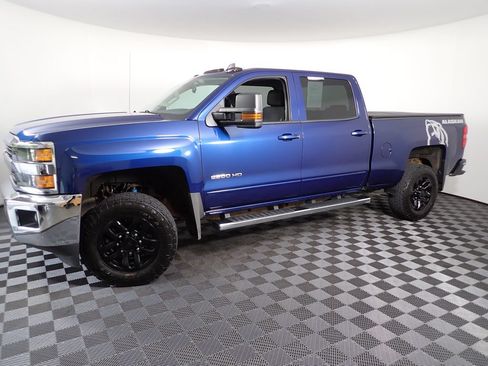 Used 2017 Chevrolet Silverado 2500 LT AWD/4WD image 11