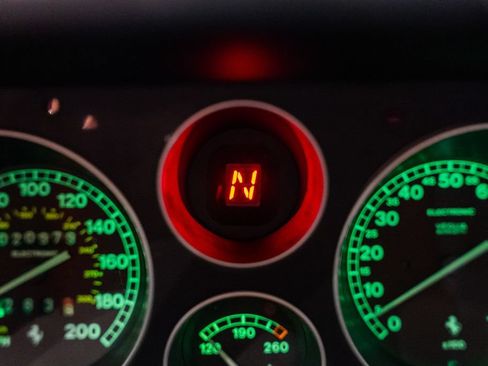 Used 1998 Ferrari F355 Berlinetta RWD image 37