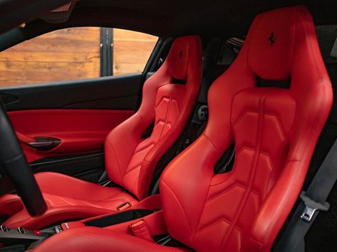 Used 2018 Ferrari 488 GTB image 9