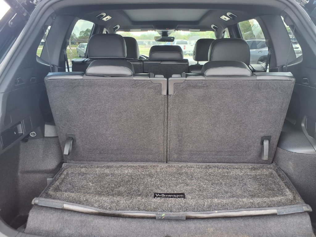 Used 2024 Volkswagen Tiguan SE R-Line FWD image 5