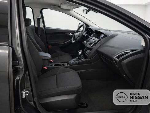 Used 2017 Ford Focus SE FWD image 12