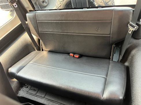 Used 2004 Jeep Wrangler 4WD w/ Dual Top Group image 24