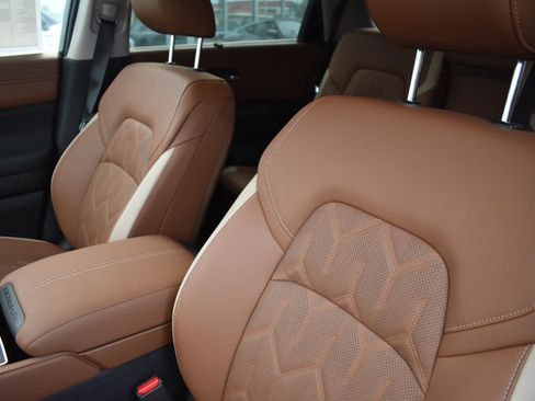 New 2026 Nissan Pathfinder Platinum image 28