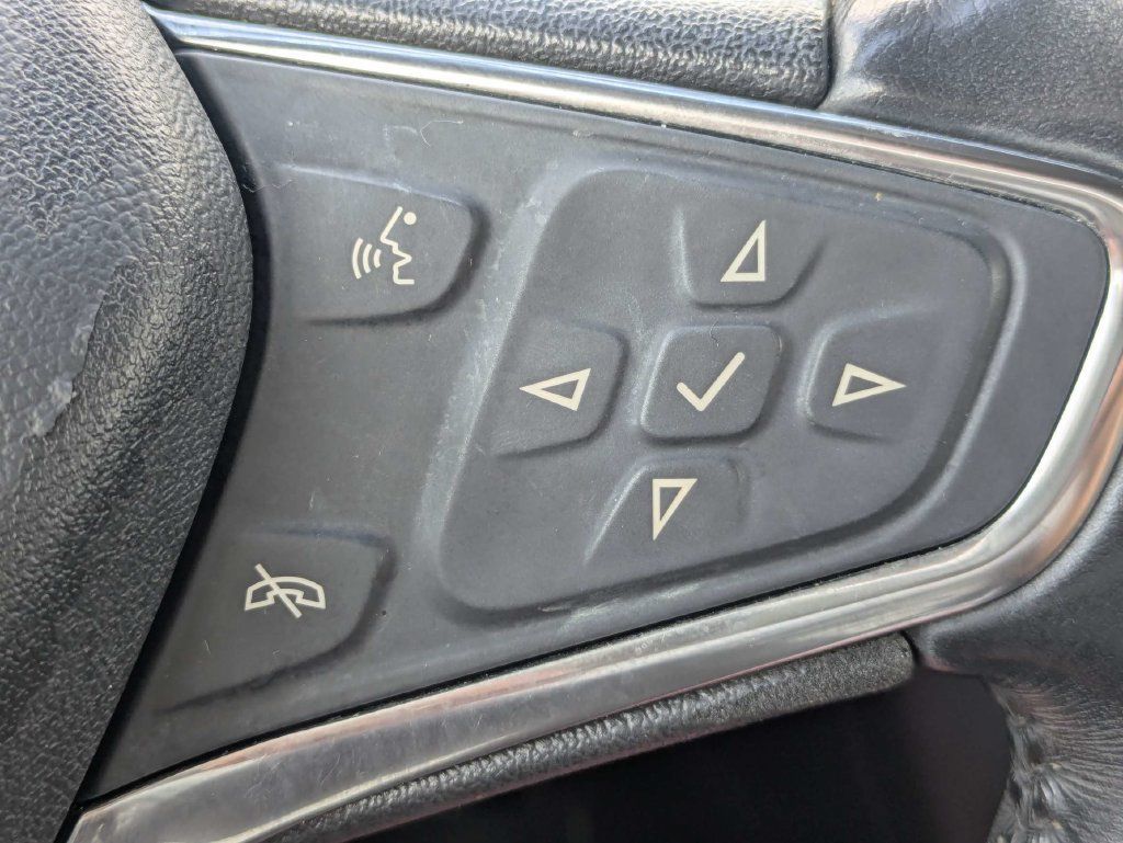 Used 2021 Chevrolet Equinox Premier FWD image 30