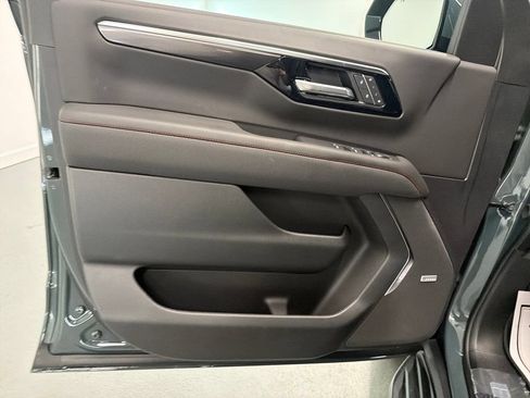 New 2026 Chevrolet Suburban RST w/ Comfort Package AWD/4WD image 12