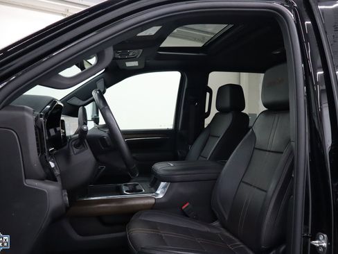 Used 2024 Chevrolet Silverado 2500 High Country w/ High Country Premium Package image 11