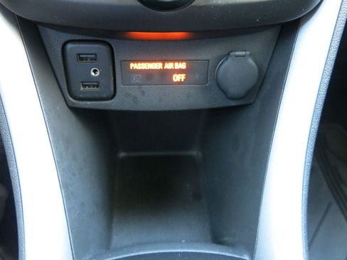 Used 2022 Chevrolet Trax LS w/ Tint and Cruise Package AWD/4WD image 28