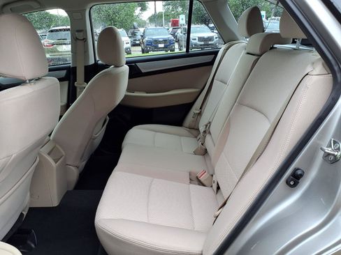 Used 2019 Subaru Outback 2.5i AWD/4WD image 18