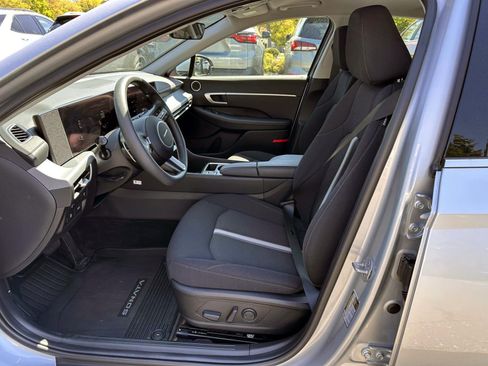 Used 2025 Hyundai Sonata SEL FWD image 11
