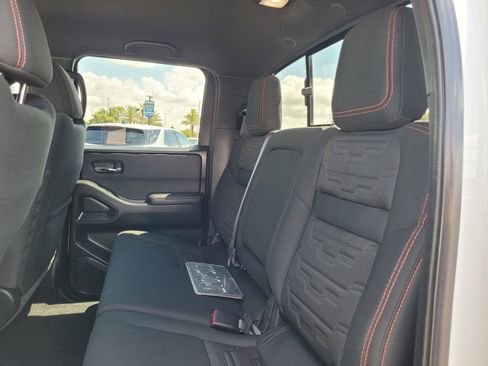Used 2024 Nissan Frontier PRO-4X w/ Pro Convenience Package AWD/4WD image 13