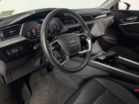 Used 2024 Audi Q8 e-tron Premium Plus w/ Premium Plus Package AWD/4WD image 23