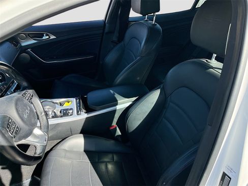 Used 2023 Kia Stinger GT2 image 22