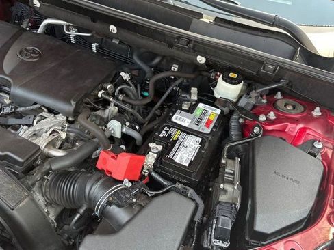 Used 2019 Toyota RAV4 LE w/ Carpet Mat Package image 36