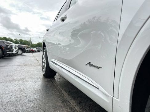 Used 2023 Buick Envision Avenir AWD/4WD image 17