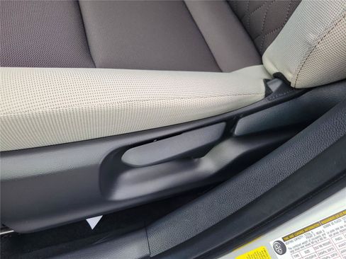 Used 2026 Toyota Corolla LE FWD image 20