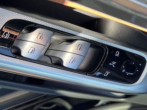 Certified 2024 Mercedes-Benz GLC 300 image 17