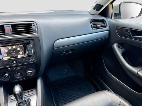 Used 2013 Volkswagen Jetta SEL FWD image 20