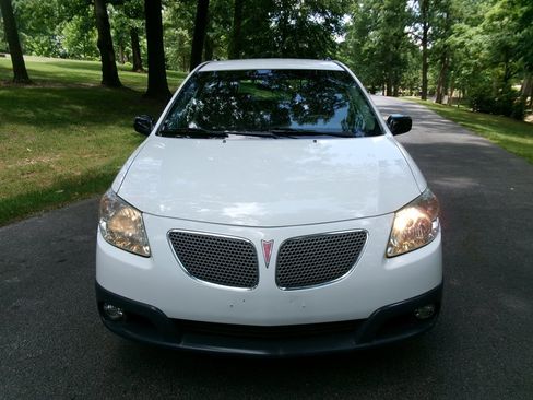 Used 2005 Pontiac Vibe w/ Power Group Value Package FWD image 2