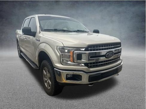 Used 2018 Ford F150 XLT w/ Equipment Group 302A Luxury AWD/4WD image 13