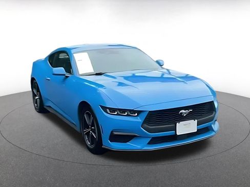 Used 2024 Ford Mustang Premium image 3