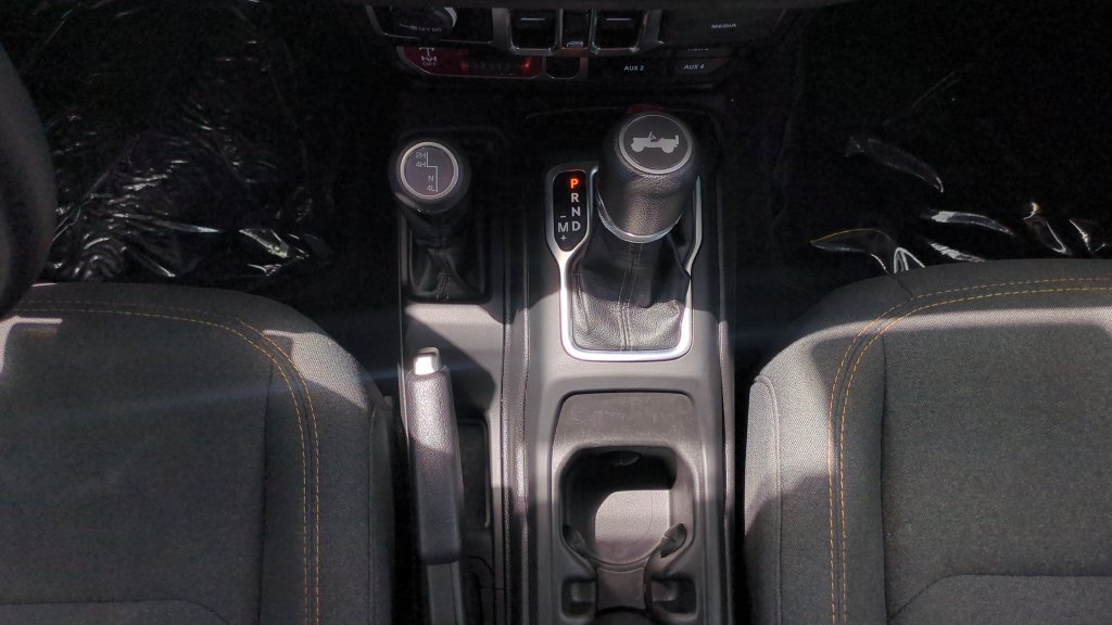 Used 2025 Jeep Wrangler Unlimited Sport AWD/4WD image 15
