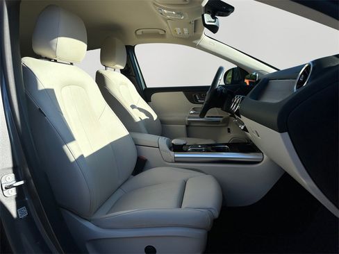 Used 2023 Mercedes-Benz GLA 250 4MATIC image 12