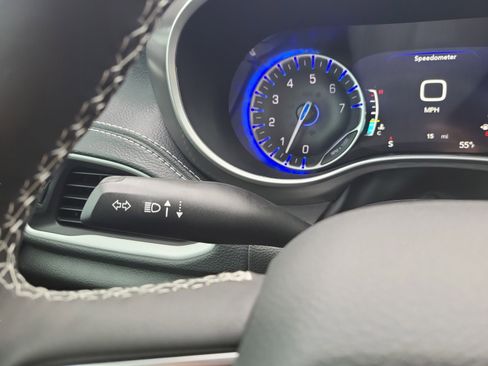 New 2026 Chrysler Pacifica Select FWD image 33