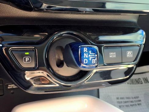 Used 2018 Toyota Prius Four image 19