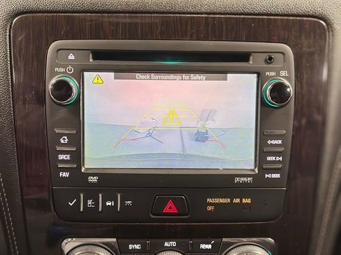 Used 2015 Chevrolet Traverse LT image 6