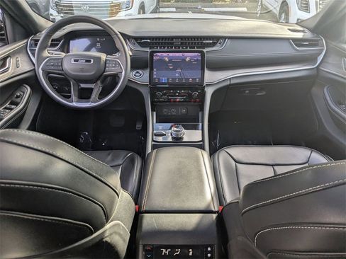 Used 2024 Jeep Grand Cherokee L Limited w/ Luxury Tech Group II image 24