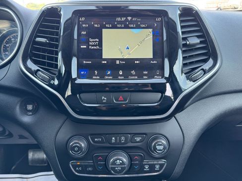 Used 2019 Jeep Cherokee Limited AWD/4WD image 22