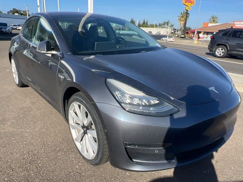 Used 2018 Tesla Model 3 AWD/4WD image 3